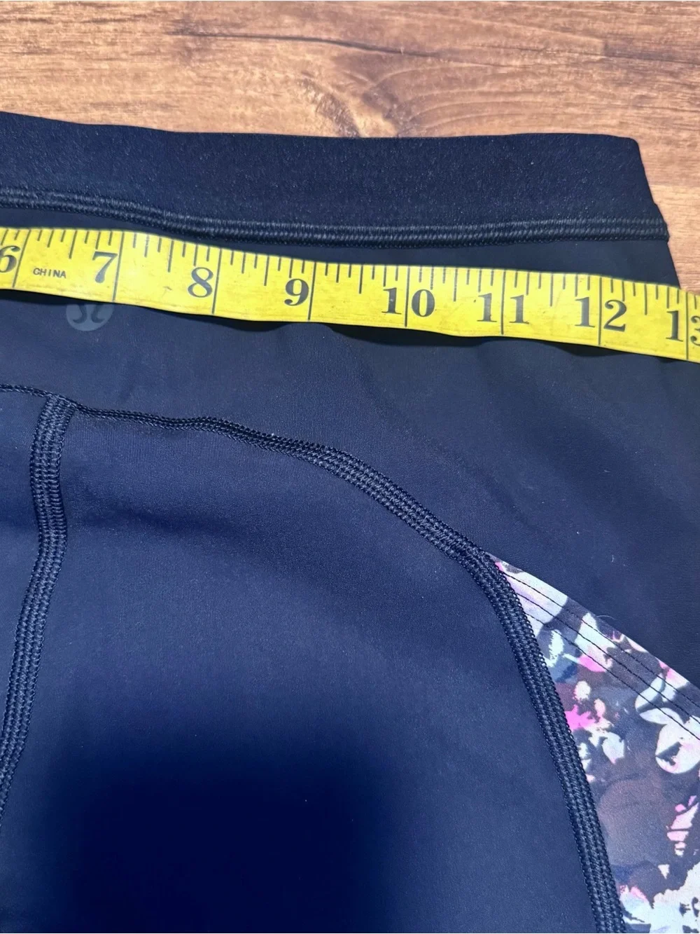 Lululemon High Rise Paddle Crop Size 8 - Picture 6 of 6